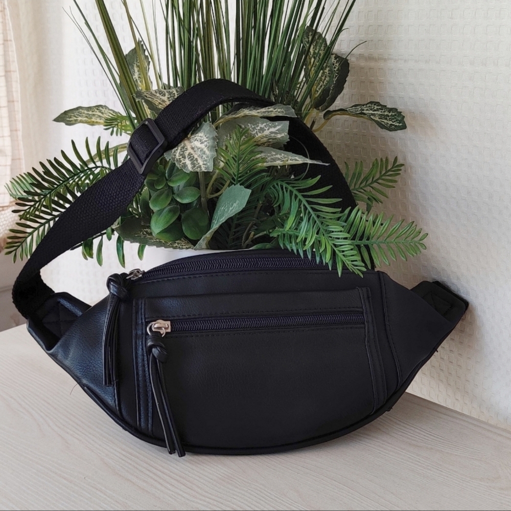 Wild Fable Black Faux Leather Fanny Pack